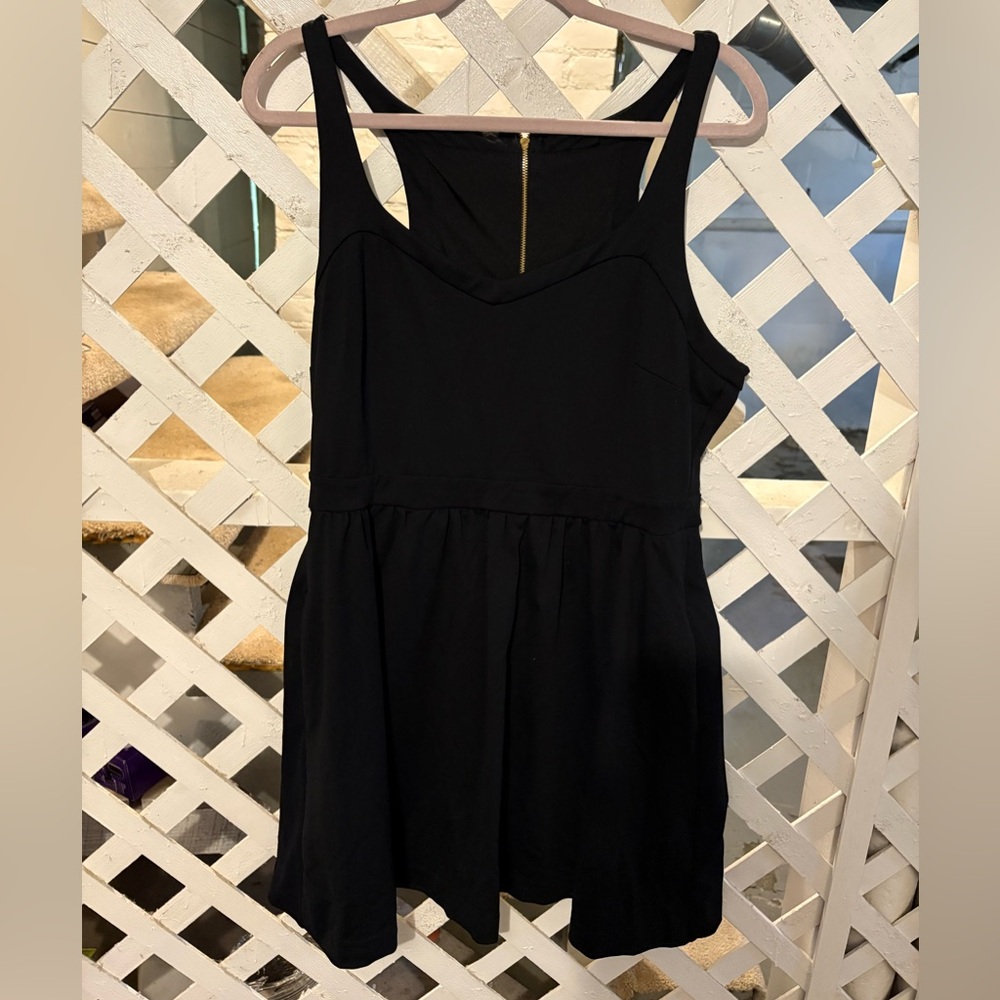 Black Sleeveless Dress